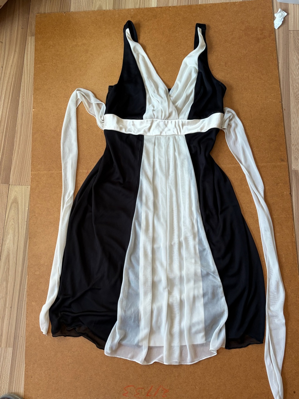 Mi Black and Cream V-Neck Halter Chemise